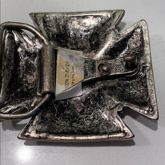 Buckle - Picture 5 of 5